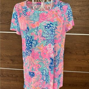 Lilly Pulitzer Short Sleeve Tropical Floral Tee in Pink & Blue Sz S
